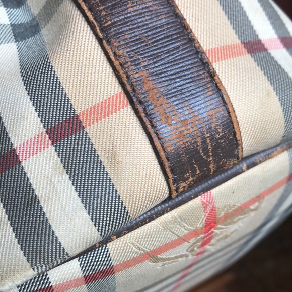 HP🎉Burberry Drawstring Bag🎊 10/21🎉 - Picture 12 of 16